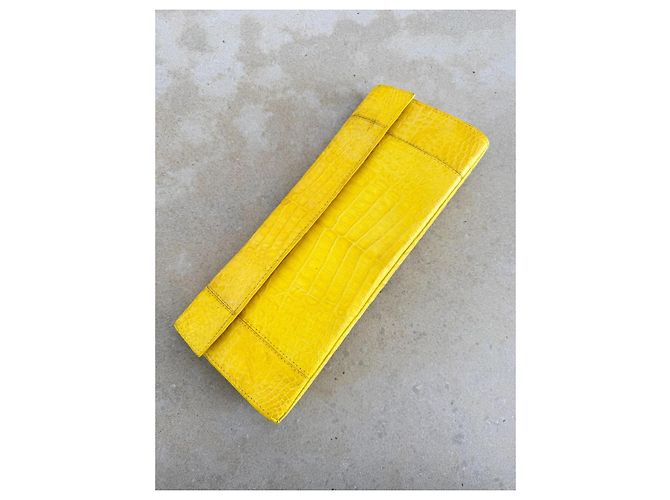 Nancy Gonzalez Clutch in coccodrillo giallo - vista 9