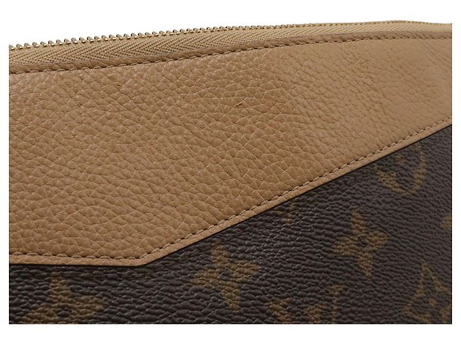 Clutch Louis Vuitton Monogram Daily Beige - vista 5