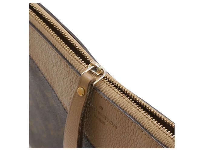 Clutch Louis Vuitton Monogram Daily Beige - vista 6