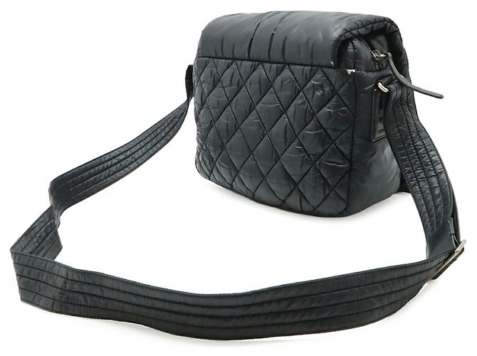 Borsa a tracolla piccola Chanel Coco Cocoon Matelassé Nero - vista 3