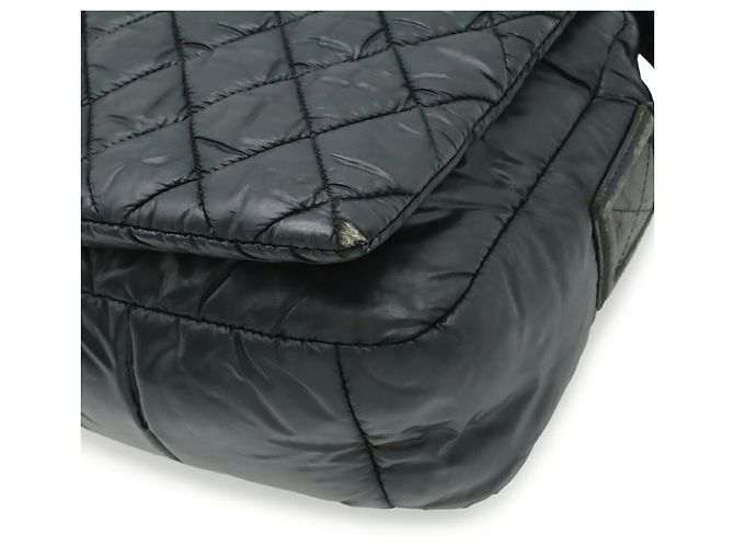 Borsa a tracolla piccola Chanel Coco Cocoon Matelassé Nero - vista 4