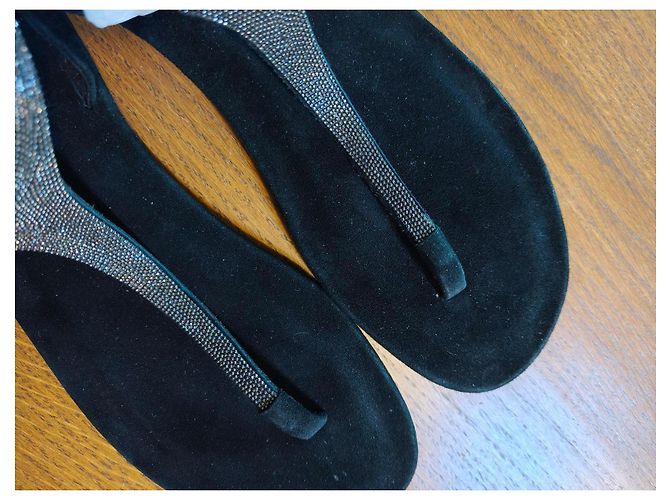 Brunello Cucinelli Sandali piatti in scamosciato nero e strass - vista 3