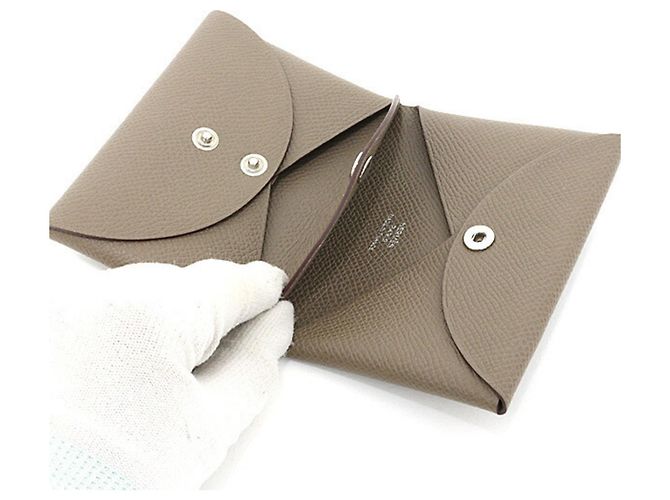 Hermès Monedero Hermes Calvi Duo Epsom Gris pardo - vista 4