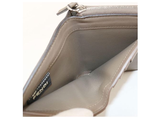 Fendi Bi-Fold Wallet in Grau Braun - Ansicht 4