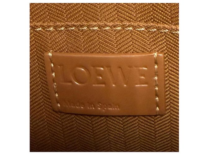 Borsa a Spalla e Tote in Pelle Loewe A933S30X01 - vista 10