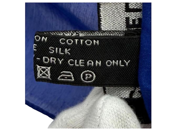 Sciarpa Chanel G19 in misto cotone e seta con motivo floreale blu - vista 11