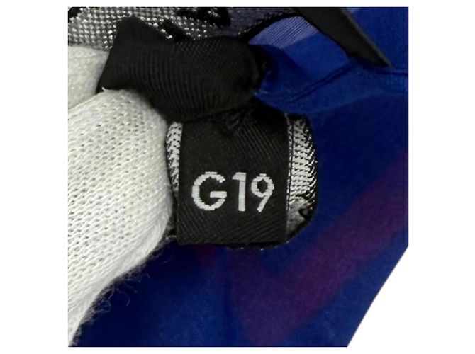 Sciarpa Chanel G19 in misto cotone e seta con motivo floreale blu - vista 12