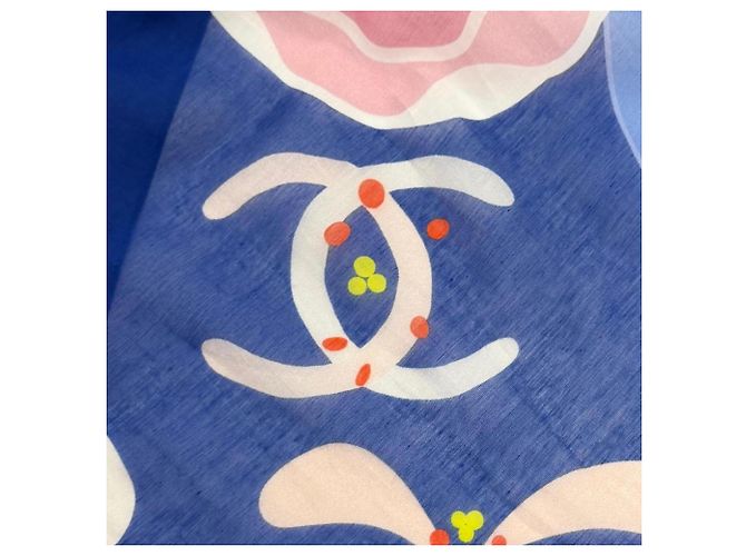 Sciarpa Chanel G19 in misto cotone e seta con motivo floreale blu - vista 8