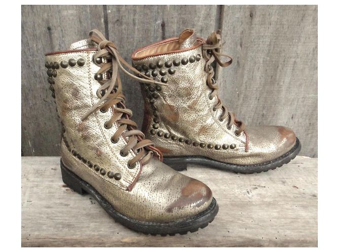 Ash Stivaletti in pelle metallizzata dorata con borchie Marrone D'oro - vista 2