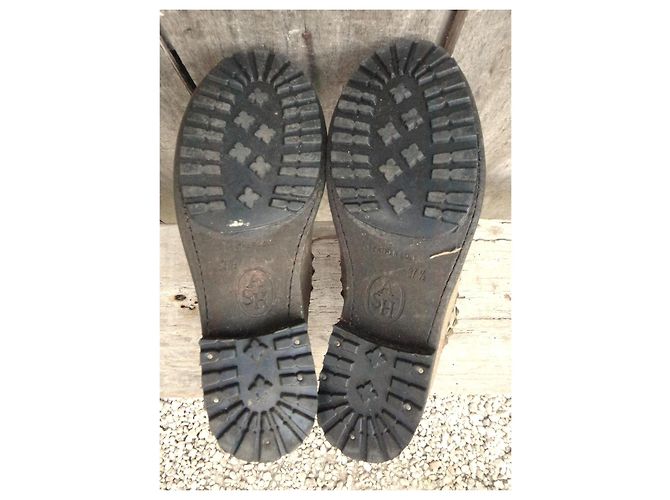 Ash Stivaletti in pelle metallizzata dorata con borchie Marrone D'oro - vista 5