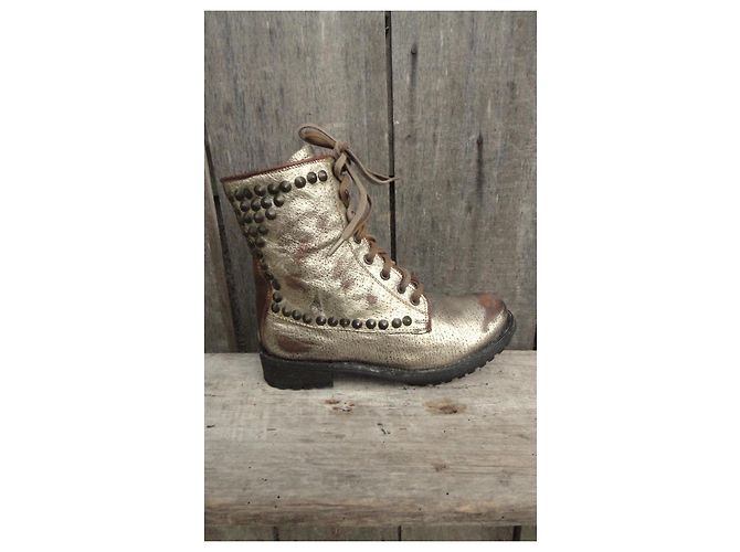 Ash Stivaletti in pelle metallizzata dorata con borchie Marrone D'oro - vista 9
