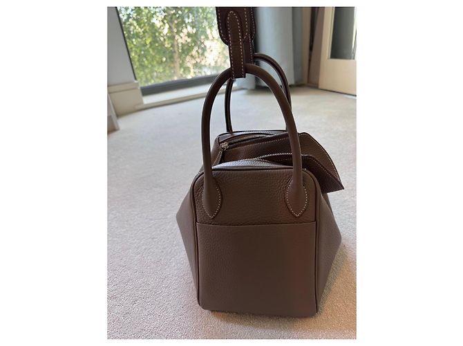 Borsa Hermès Lindy 30 in Pelle Taurillon Clemence Grigio Etoupe - vista 8