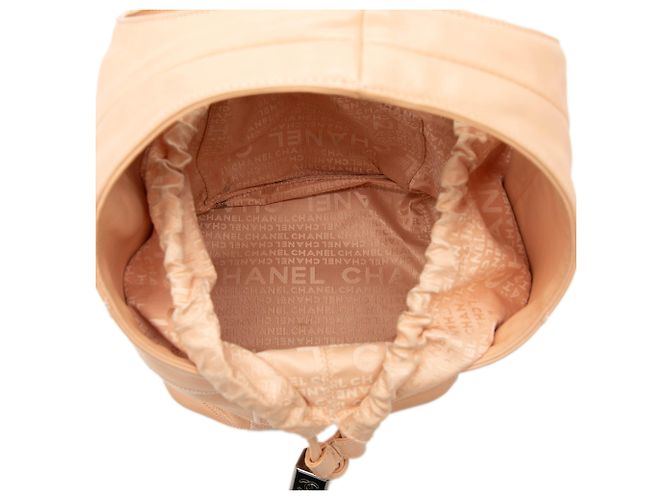 Hobo Chanel in pelle di vitello beige con cuciture a quadrato e nappa - vista 4