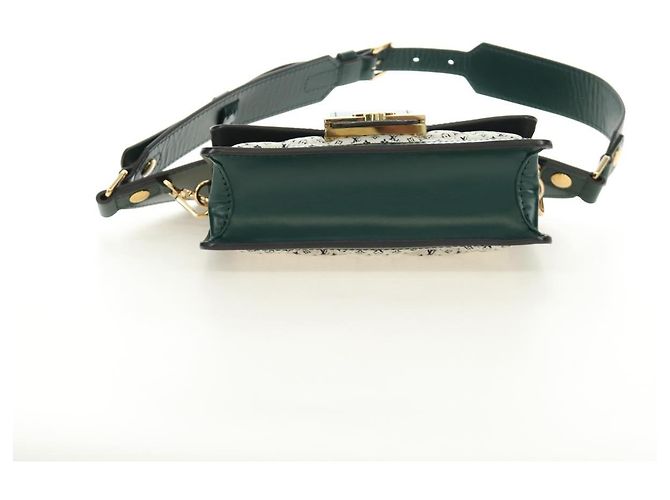 LOUIS VUITTON Monogram Maltage Line Bum Bag Dauphine Green M44724 Auth 189902M Verde Monogramma - vista 5