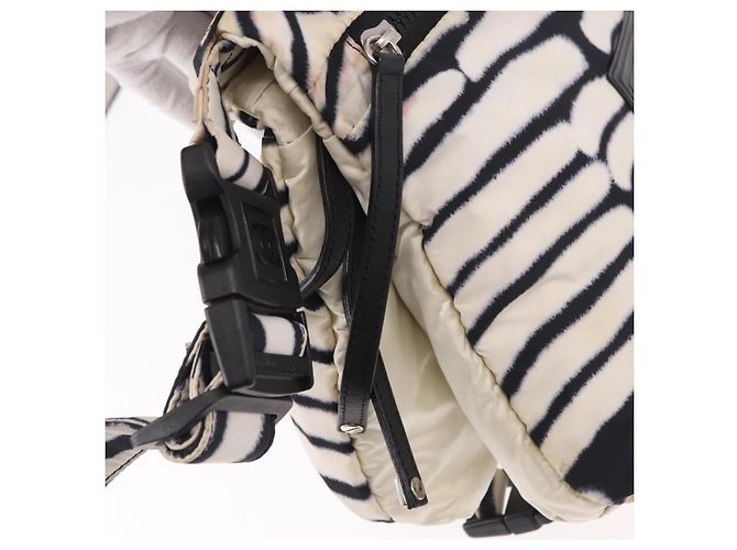 CHANEL Chanel Borsa a Spalla Sportiva Reversibile Zebra Bianca CC Auth BA14015 Bianco Stampa zebra - vista 10