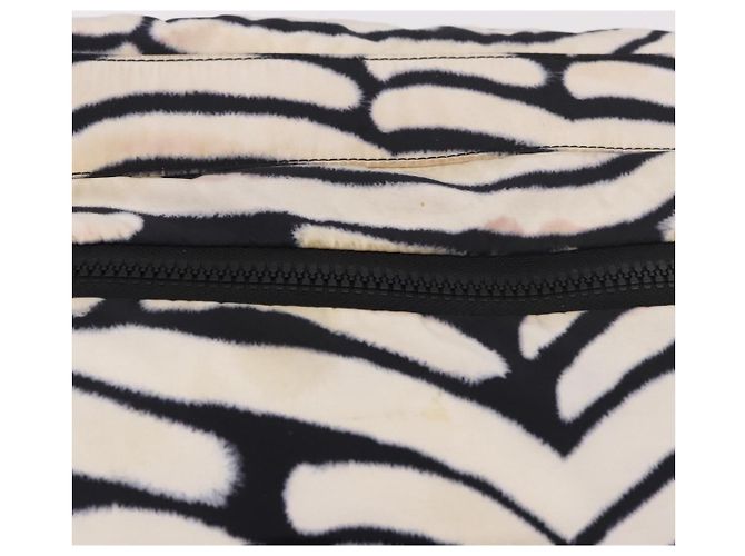 CHANEL Chanel Borsa a Spalla Sportiva Reversibile Zebra Bianca CC Auth BA14015 Bianco Stampa zebra - vista 2