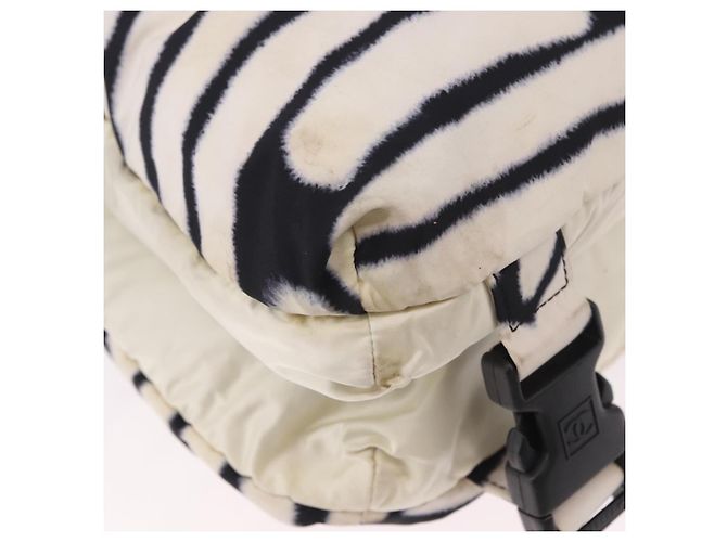 CHANEL Chanel Borsa a Spalla Sportiva Reversibile Zebra Bianca CC Auth BA14015 Bianco Stampa zebra - vista 9