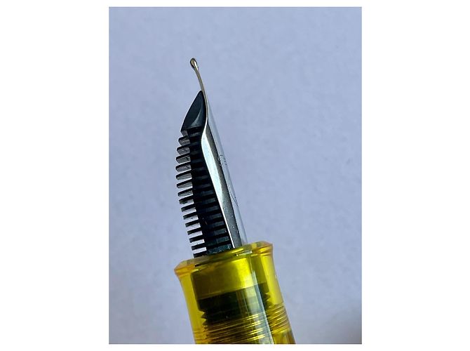 Autre Marque Pelikan M205 Duo Stylo Plume Neon Jaune - vue 7