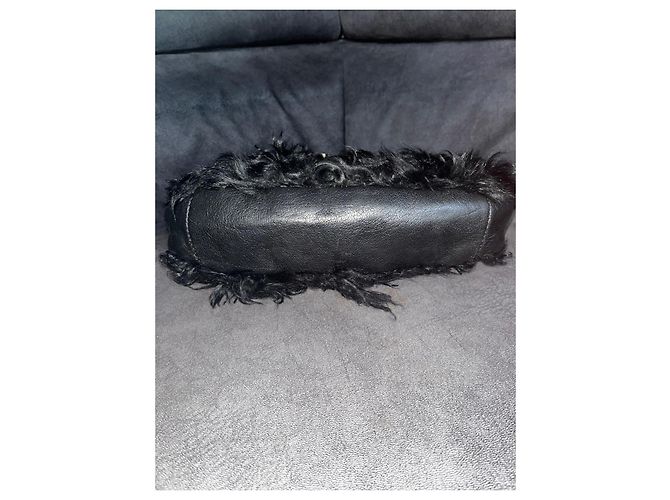 Jacquard Prada Borsa a tracolla in pelliccia nera e pelle di struzzo Nero - vista 3