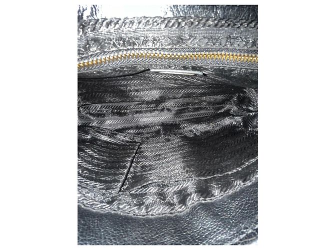 Jacquard Prada Borsa a tracolla in pelliccia nera e pelle di struzzo Nero - vista 8