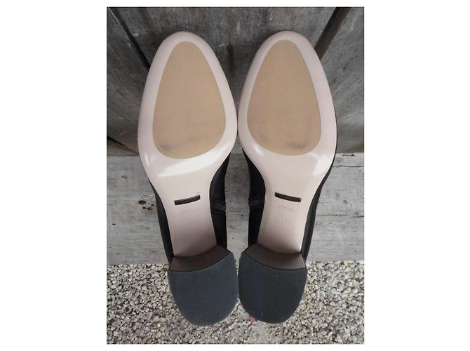 Sebastian Botas de cano curto em cetim preto com saltos adornados com strass e tachas prateadas - vista 6