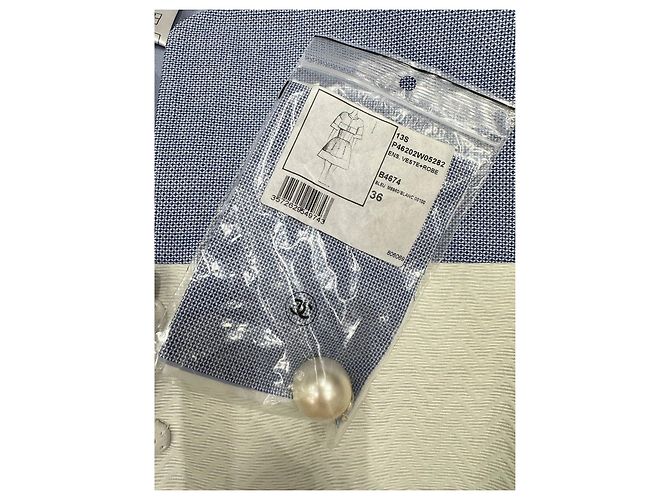 Timeless Chanel Blaues Kleid mit Cape – Spring 2013 Kollektion – Sz. 36 Gebraucht - Ansicht 4