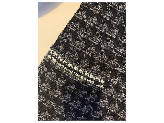 Timeless Chanel Tweed-Jacke Schwarz-Weiß - Ansicht 3