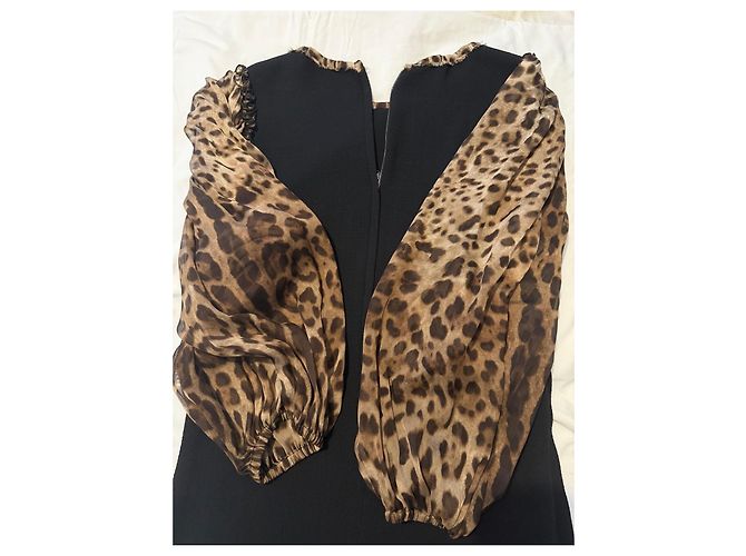 Dolce & Gabbana Abito nero con maniche a sbuffo leopardate Stampa leopardo - vista 2