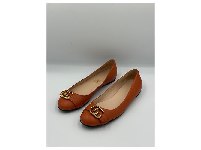 Bailarinas Gucci Interlocking G en piel marrón claro - vista 2