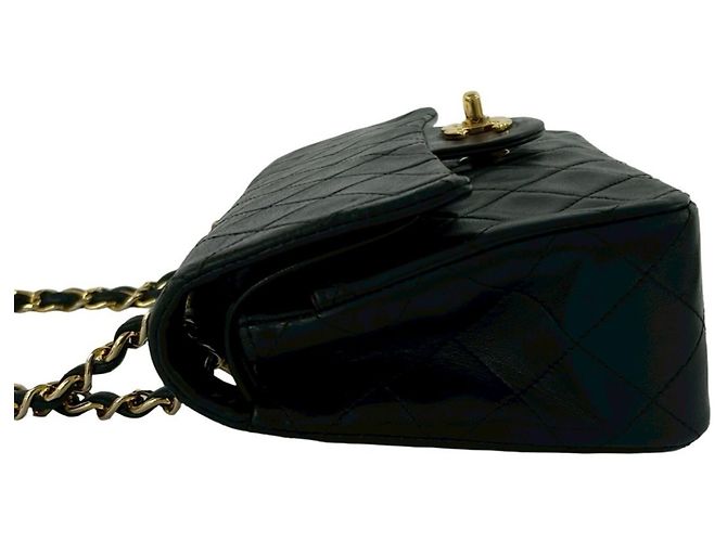 Bolso de hombro Chanel Double Flap Matelassé en piel de cordero negro - vista 5