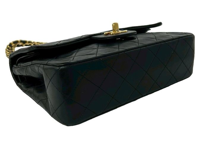 Bolso de hombro Chanel Double Flap Matelassé en piel de cordero negro - vista 7