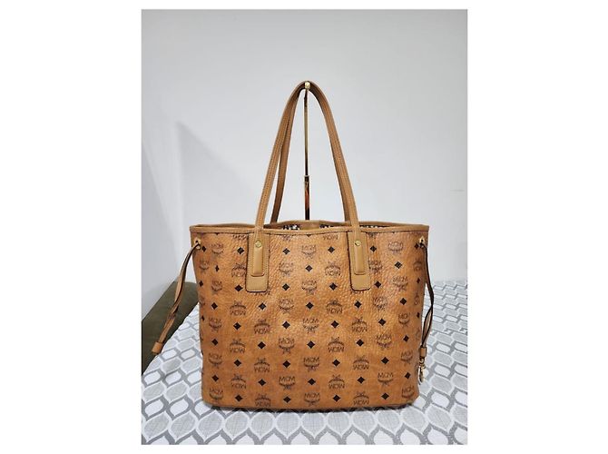 MCM Visetos Medium Liz Reversible Shopper Tote Cognac Marrone - vista 3