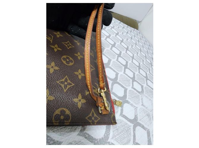 LOUIS VUITTON Monogram Neverfull MM Wristlet Marrón Castaño - vista 12