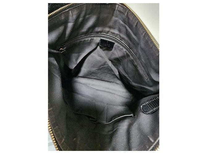 GUCCI Bolsa Messenger Plana Média Guccissima Signature Preta Preto - vista 12