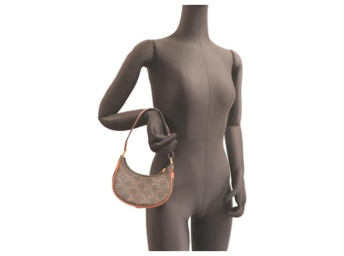 Céline Borsa a Spalla Celine Triomphe - vista 9