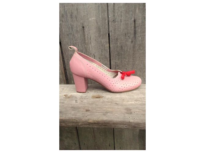 Swedish Hasbeens Décolleté in pelle traforata rosa - vista 8