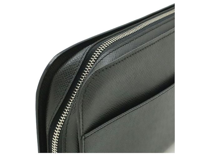 Clutch/Borsa Louis Vuitton Taiga Baikal Nero Grigio - vista 7