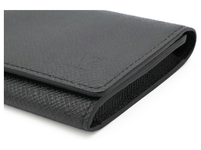 Tarjetero Taiga Louis Vuitton Negro Gris - vista 5
