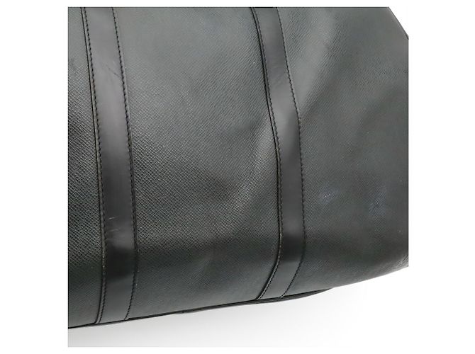 Borsa Boston Louis Vuitton Taiga Kendall PM Nero Bianco Grigio - vista 10