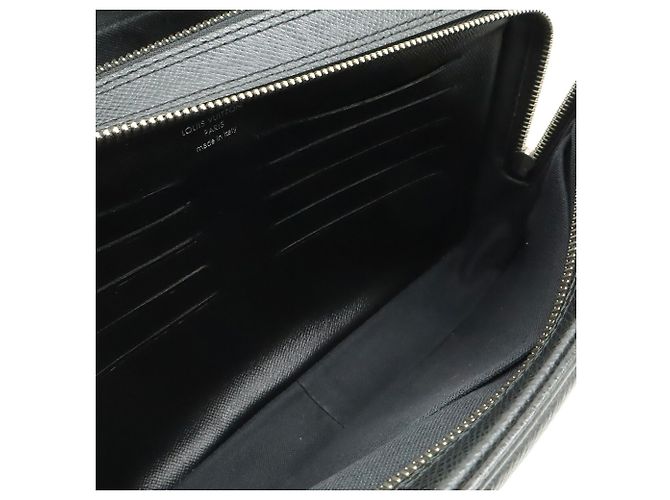 Clutch in pelle Taiga Louis Vuitton Nero Grigio - vista 7