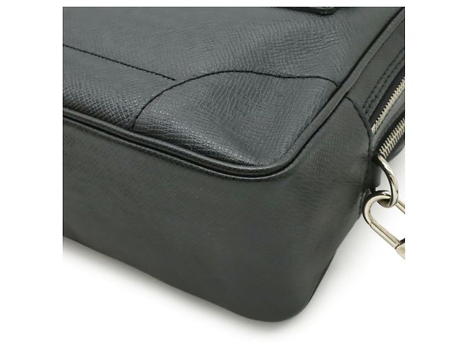 Clutch Louis Vuitton Taiga Nero Grigio - vista 4