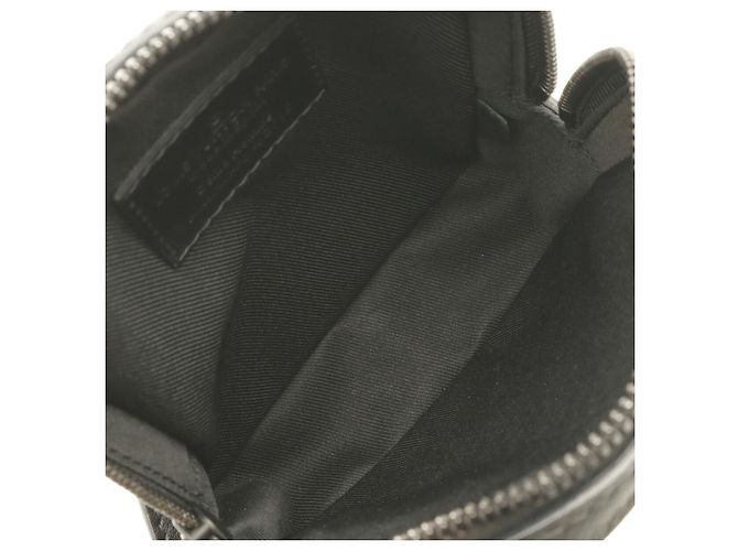 Borsa a tracolla Louis Vuitton Taiga Rainbow Danube Nero Multicolore - vista 8