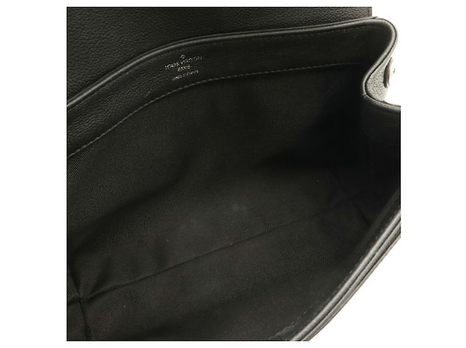 Borsa a tracolla Louis Vuitton Lockme II BB Nero Bianco - vista 7