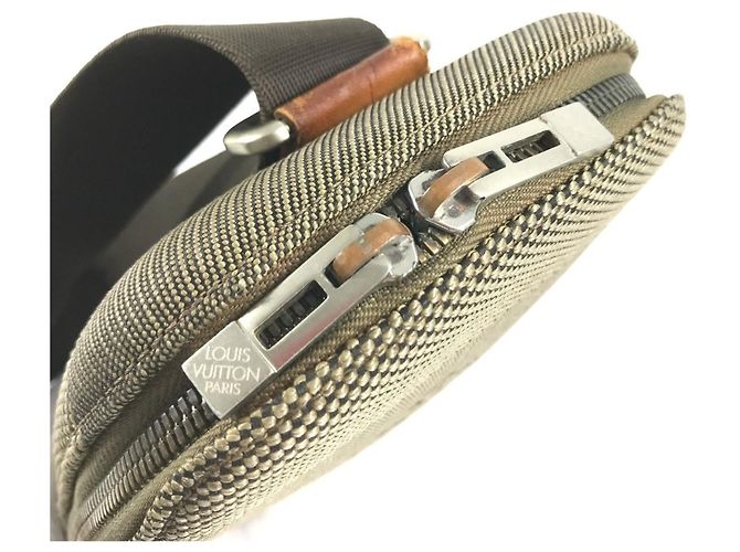 Borsa a tracolla Louis Vuitton Damier Geant Maje Cachi - vista 10