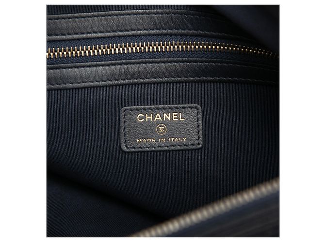 Chanel Blue Large Quilted Caviar Boy O Case Clutch Blau Marineblau - Ansicht 5