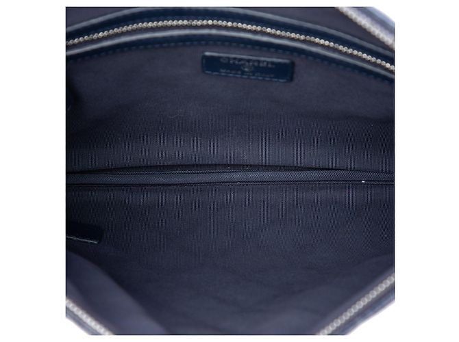 Clutch Chanel Blue Medium Quilted Caviar O Case Blu navy - vista 4