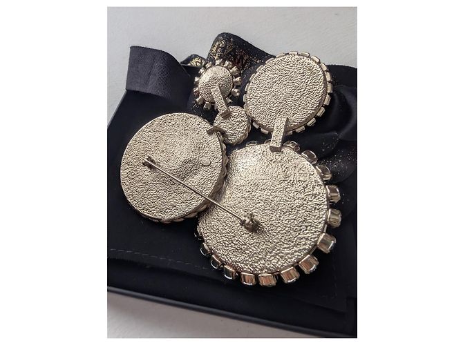 Spilla Chanel Spring Runway 2008 di Karl Lagerfeld Nero Bianco Rosso Blu D'oro Gold hardware - vista 5