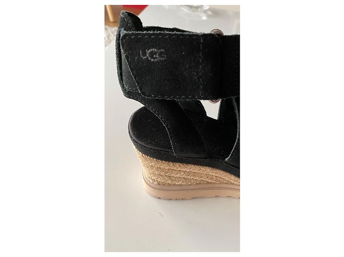 UGG Sandalias de cuña en ante negro - vista 5