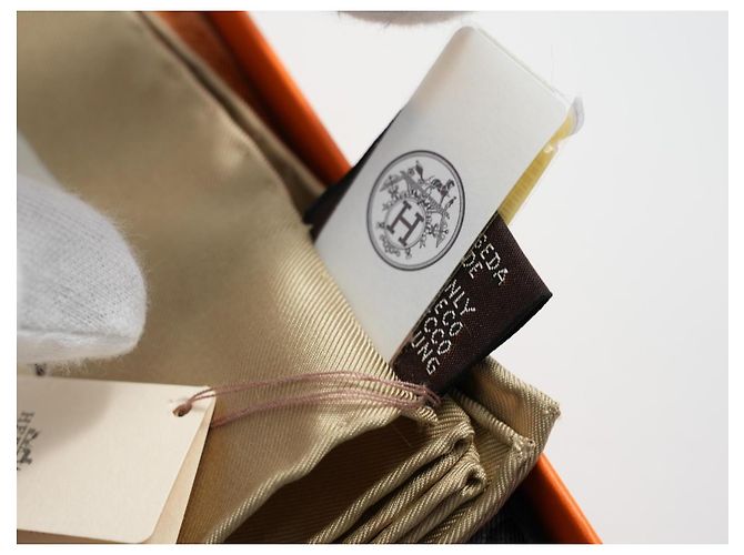 Hermès Sciarpa Hermes Lazy Leopardesses 90 cm seta camel beige Carré leopardo animale 35" AUC90365_0702 Grigio Cammello - vista 15