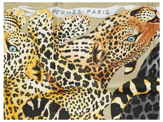 Hermès Sciarpa Hermes Lazy Leopardesses 90 cm seta camel beige Carré leopardo animale 35" AUC90365_0702 Grigio Cammello - vista 7
